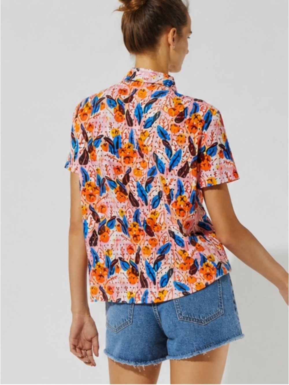 SOLID & STRIPED The Cabana Shirt in Orange Tree Print - Picture 3 of 11